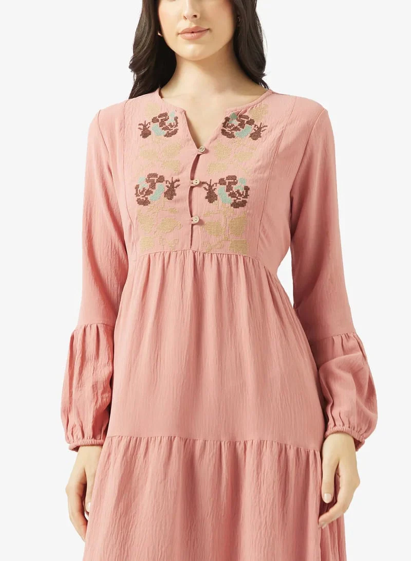 Dusty Rose Tiered Midi Dress with Floral Embroidery - Image 3