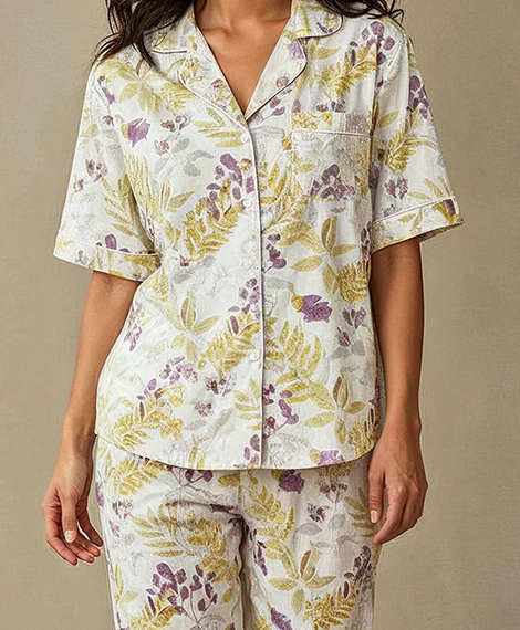 Elegant & Cozy Sleep Set: Light Floral Print Short-Sleeve Top + Matching Pants - Image 4