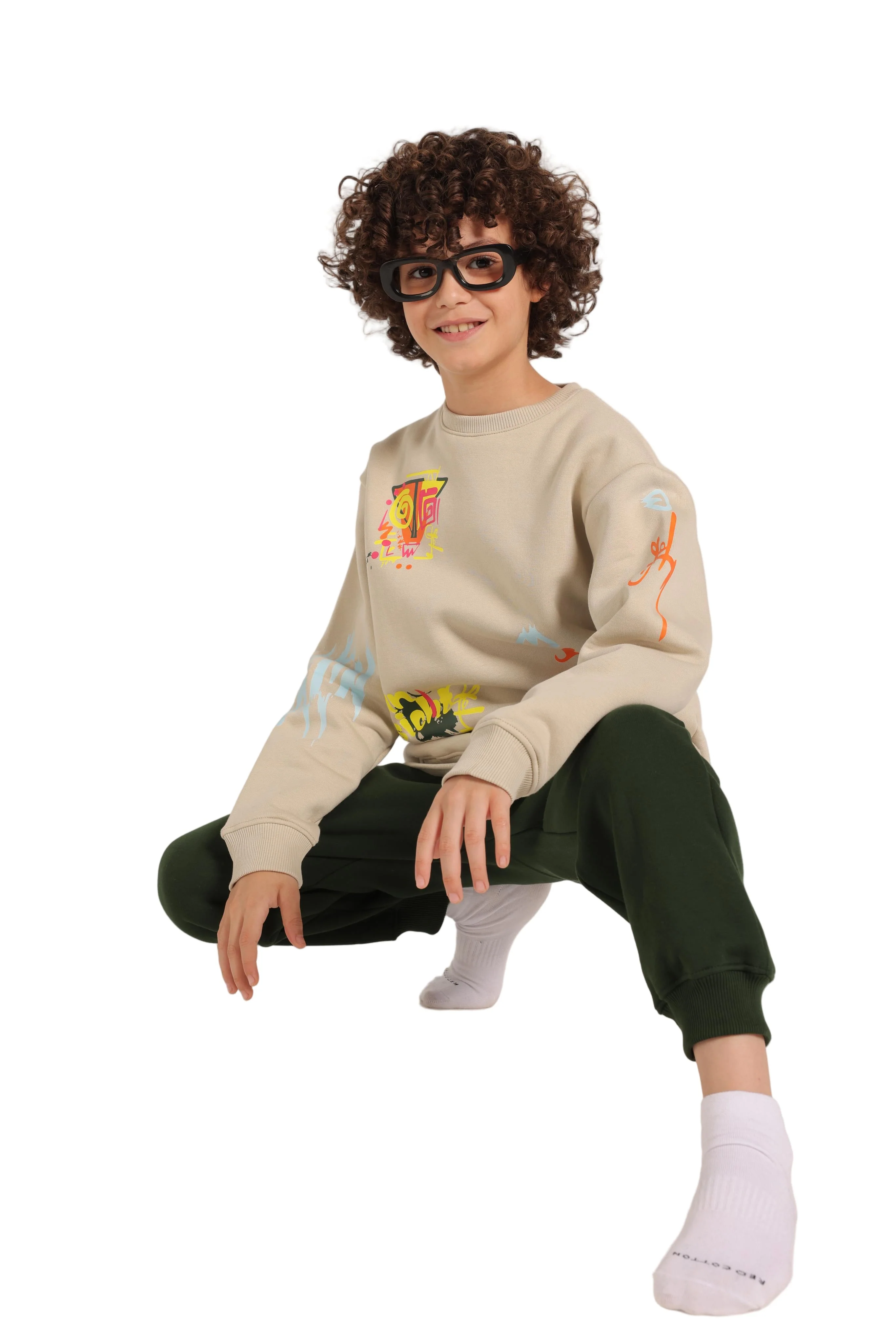 Trendy Boy's Graffiti Sweatshirt & Jogger Set - Image 3
