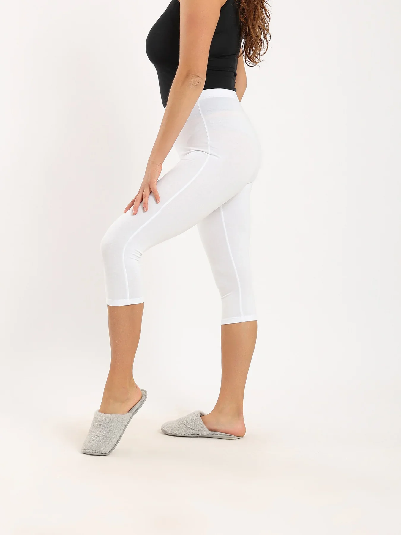 Women's Capri Leggings For Comfort and Style - White - Image 2